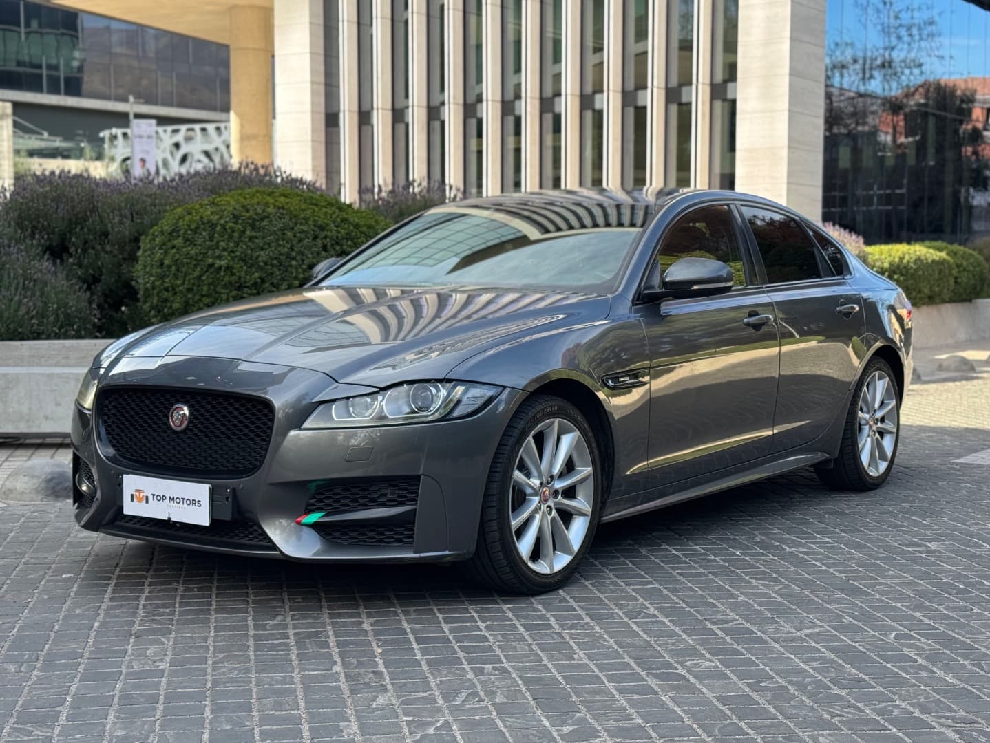 Jaguar XF 2017 (1/19)