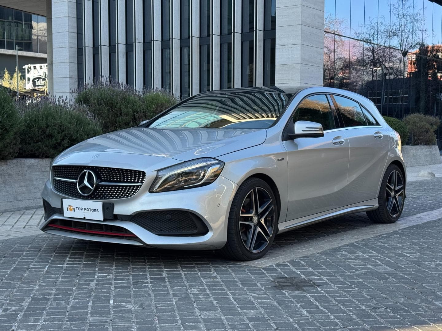 Mercedes-Benz A250 2017 (1/19)